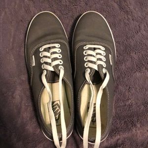 Lace-Up Grey Vans Authentic-Style